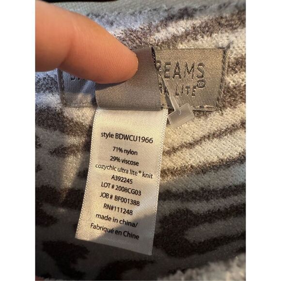 Barefoot Dreams NWOT Cozy Chic Ultra Lite Ocean Dreams Animal Print Poncho One S - Picture 5 of 11